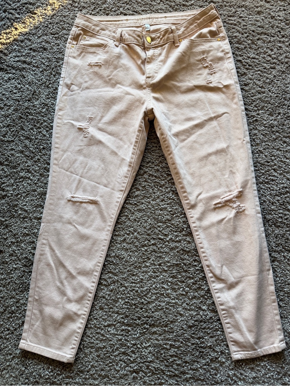 Jennifer Lopez Skinny Ankle Jeans in Light Cream
